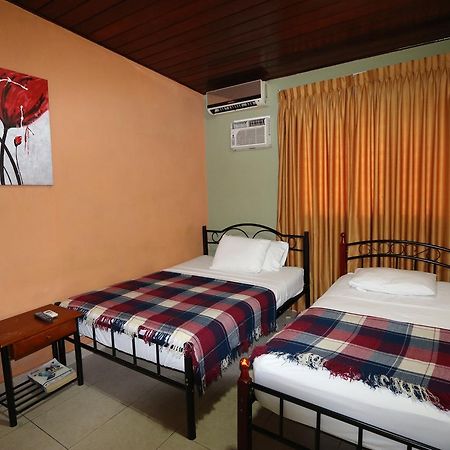 Hostal Cocos Inn Panama City Exterior photo
