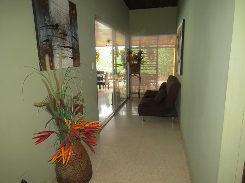 Hostal Cocos Inn Panama City Exterior photo