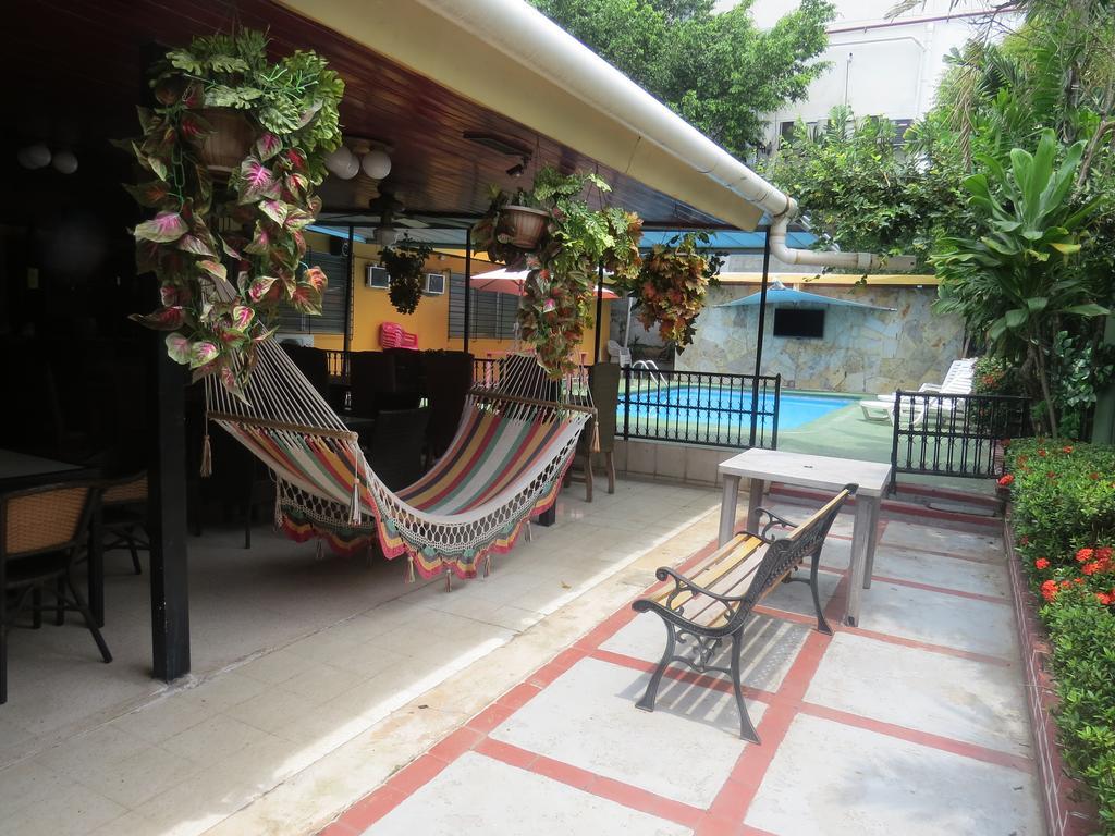 Hostal Cocos Inn Panama City Exterior photo