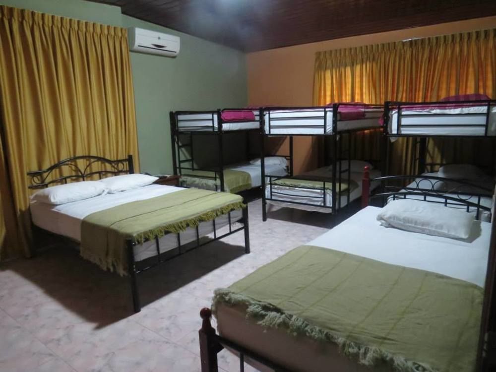Hostal Cocos Inn Panama City Exterior photo