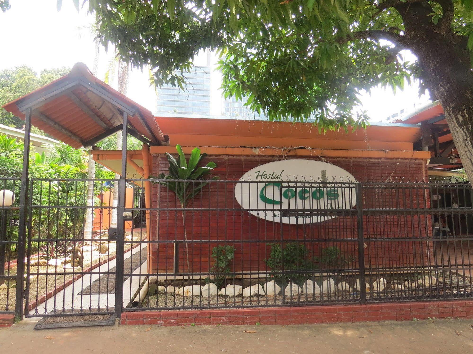 Hostal Cocos Inn Panama City Exterior photo