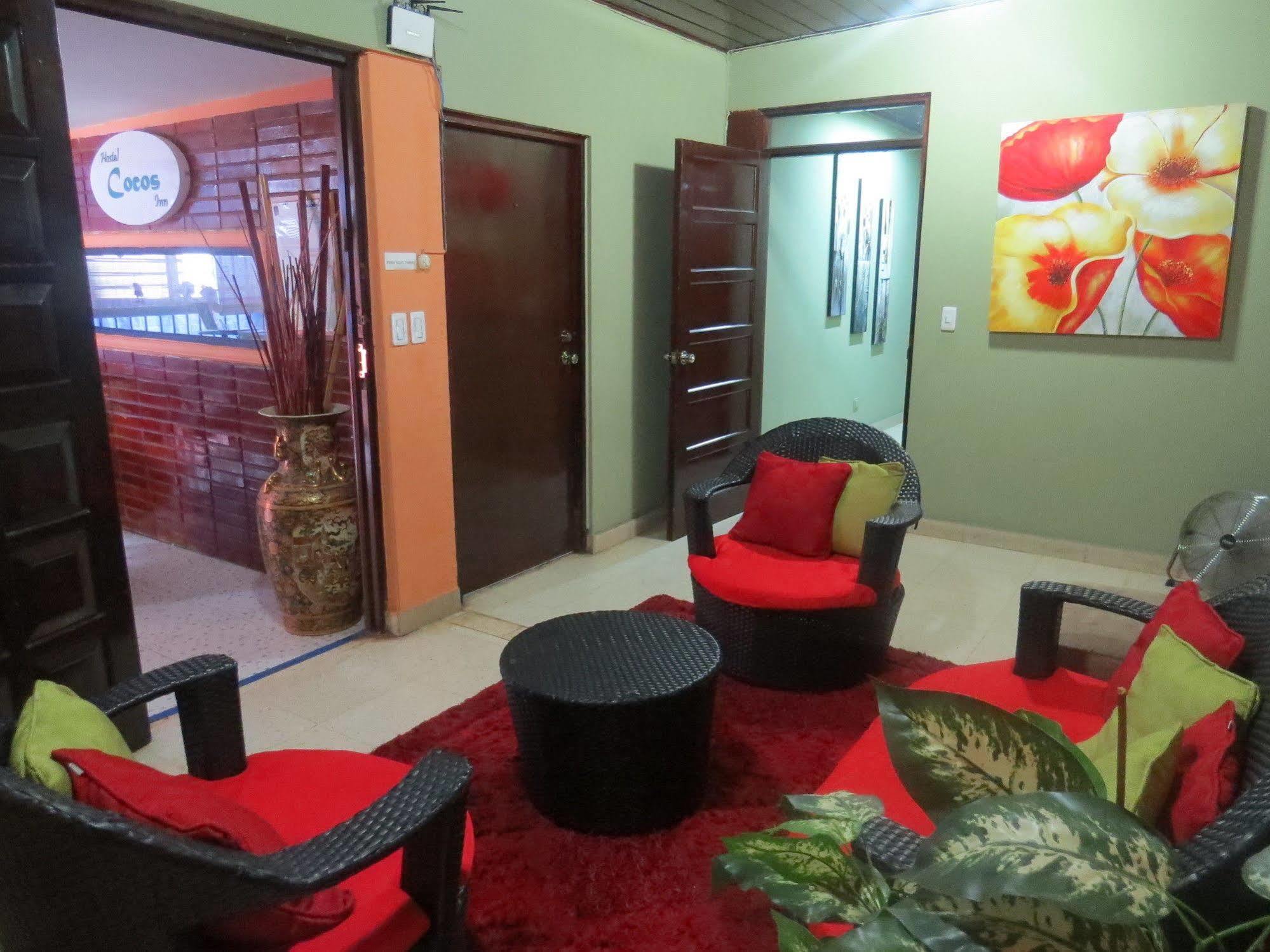 Hostal Cocos Inn Panama City Exterior photo