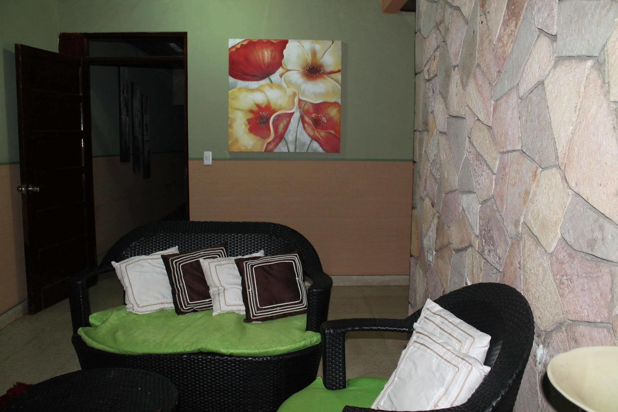 Hostal Cocos Inn Panama City Exterior photo